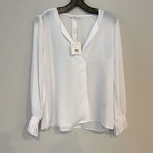 NWT Sioni Fringe Sleeve White Blouse